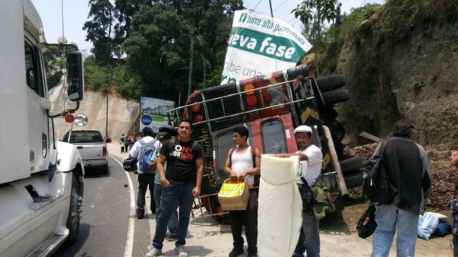 Al menos 15 personas resultaron heridas en un accidente de tr&aacute;nsito en la Ruta Interamericana. (Foto: @EmixtraPablo)