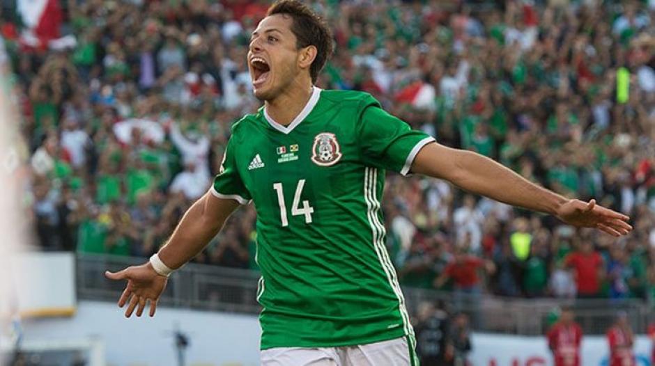 Javier Chicharito Hern&aacute;ndez abri&oacute; el marcador. (Foto: EFE)