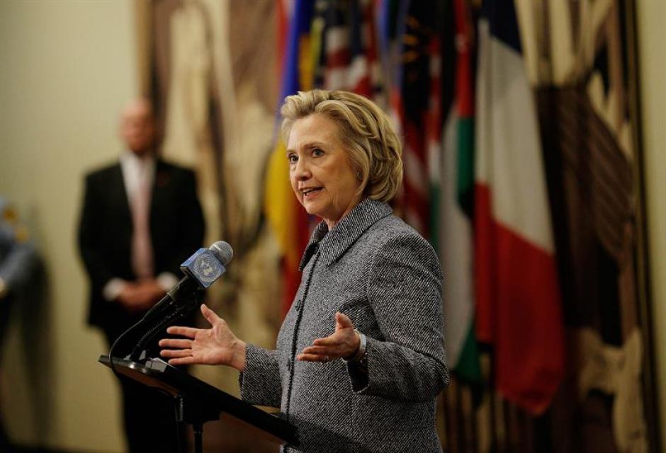 Clinton ofreció conferencia de prensa para aclarar el hecho cuando fue secretaria de Estado. &nbsp;(Foto: EFE)