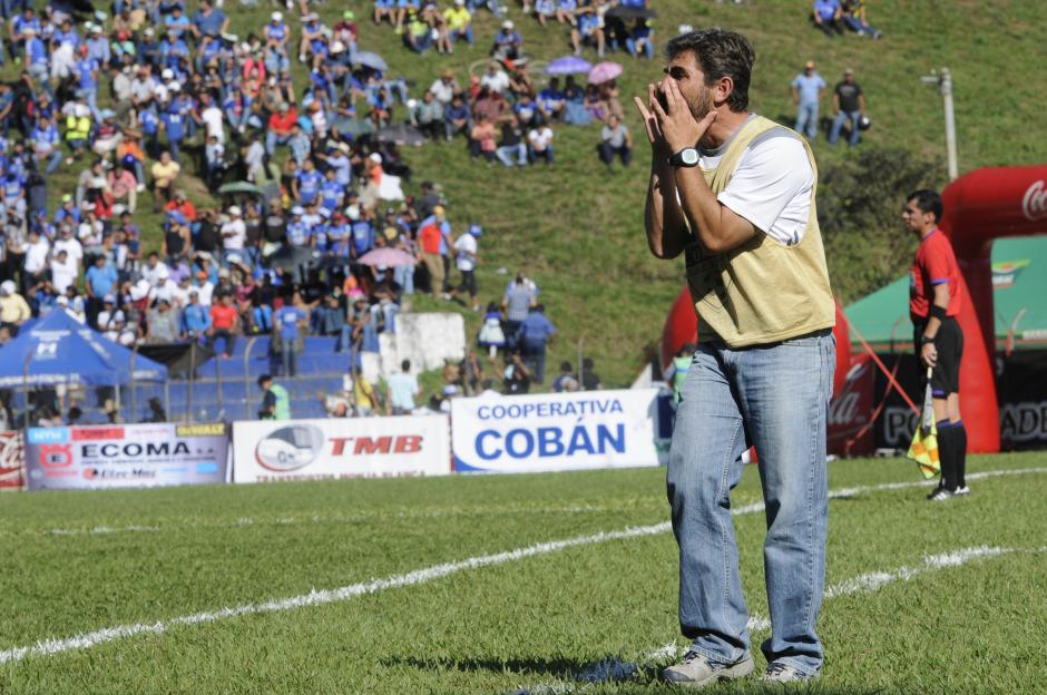 El "Chapa" Benítez dirigió 30 partidos a Cobán Imperial en la Liga Nacional, tras su ascenso en el Apertura 2015. (Foto: Archivo)