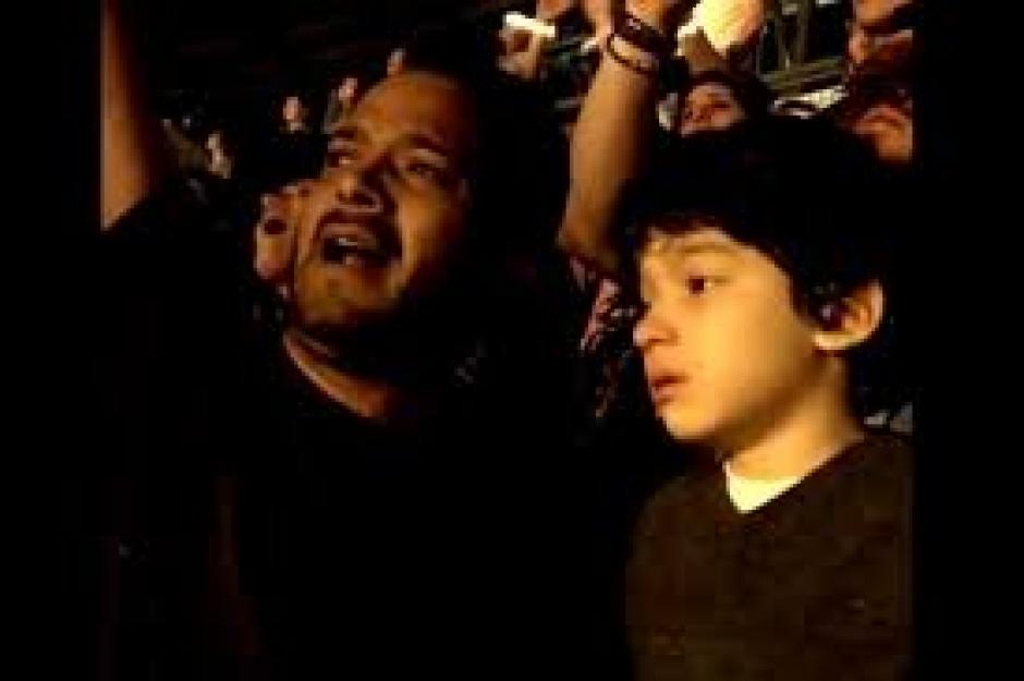 Un video del peque&ntilde;o Luis Noel llorando en el recital de la banda brit&aacute;nica fue viral en las redes. (Foto: YouTube)