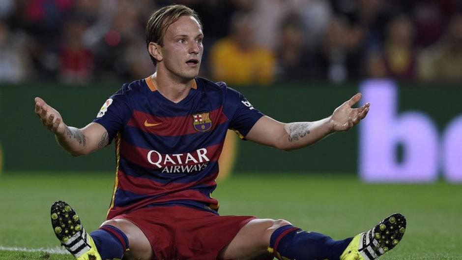 Tal parece que Ivan Rakitic quiere minutos de juego, pero Luis Enrique se los niega. (Foto: Columbia)