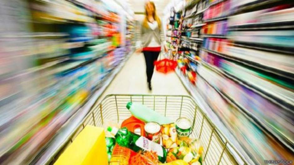 El Impuesto al Valor Agregado (IVA) se aplica en todas las compras que realizamos. (Foto: BBC)