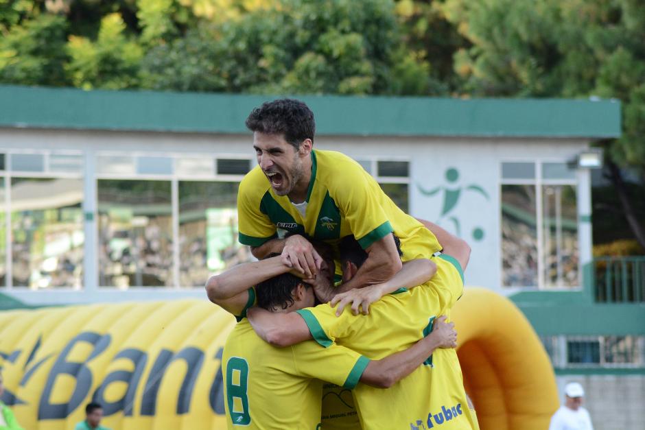 Petapa gan&oacute; el primer partido del Torneo Apertura 2015, es la segunda vez que le ganan a los cremas en la primera fecha, la primera en 2006. (Foto: Nuestro Diario)&nbsp;