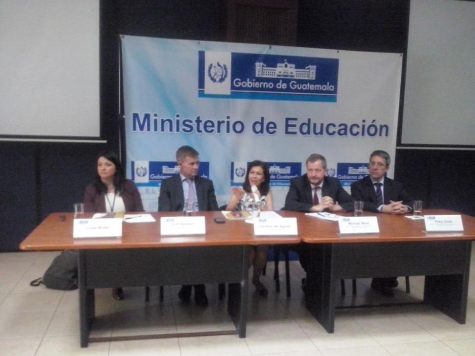 Las autoridades educativas y representantes de PISA anunciaron la incorporaci&oacute;n de Guatemala en la evaluaci&oacute;n internacional. (Foto Marcia Zavala/Soy502)