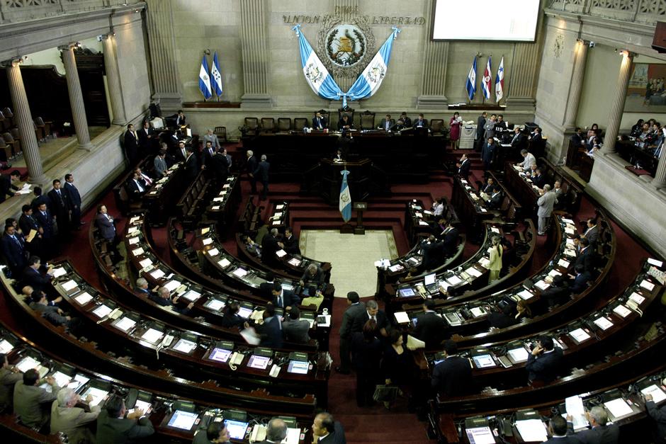 El tablero electrónico marca la presencia de 125 diputados durante las últimas horas, quienes podrían aprobar hoy los préstamos por U$437 millones. Fuente: Monitoreo de Medios