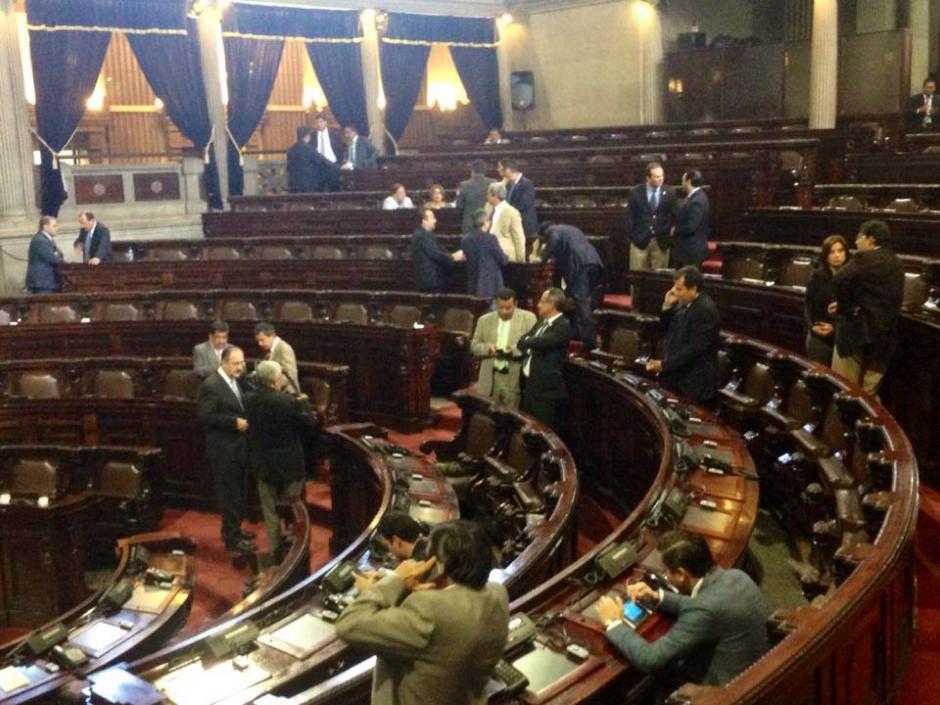 Muchos diputados se ausentaron de la sesi&oacute;n que fue convocada para las 11 de la ma&ntilde;ana de este s&aacute;bado. (Foto: Congreso de la Rep&uacute;blica)