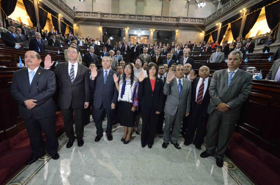 El Congreso de la República juramentó este martes a la Comisión Postuladora que tendrá por misión inciar el proceso de selección para el nuevo jefe de la Contraloría General de Cuentas (Foto: Cortesía: José Antonio Castro/Congreso)