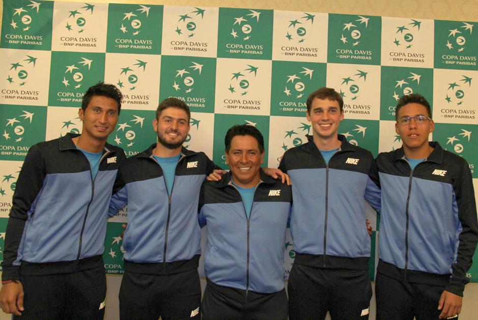 Los integrantes del equipo nacional que disputar&aacute;n la permanencia en el grupo II de la zona americana, de visita frente a Bolivia. (Foto. COG)