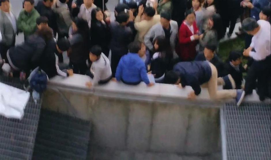 Un total de 16 muertos deja un lastimoso accidente durante un concierto de m&uacute;sica pop en Corea del Sur. &nbsp;(Foto: Proporcionada por un espectador a EFE)