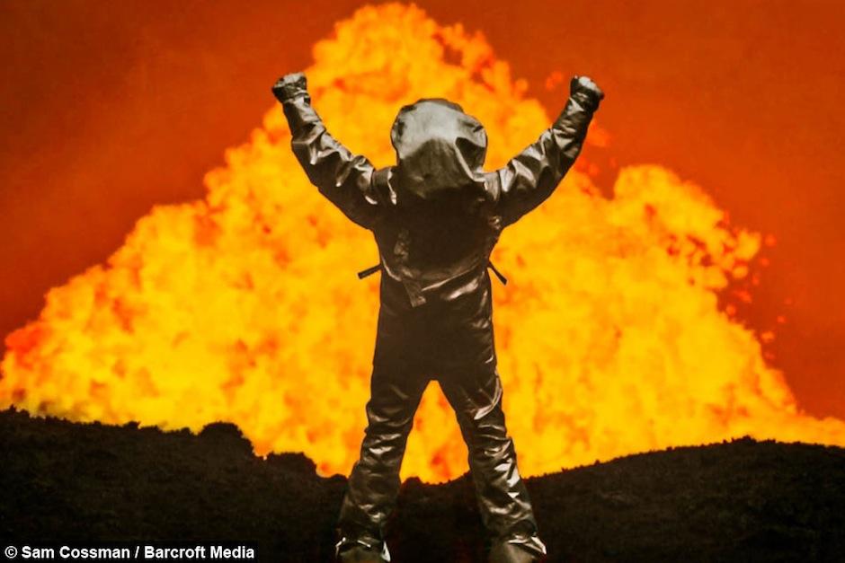 El Cineasta Sam Cossman y su equipo realizaron una proesa natural, aproximarse a la boca de un volc&aacute;n activo. (Foto: Sam Cossman/Barcroft media)&nbsp;