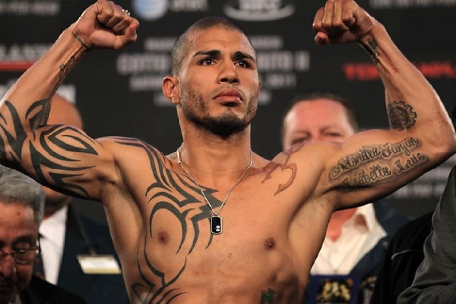 El boxeador puertorrique&ntilde;o Miguel Cotto subir&aacute; de peso para retar a Sergio Maravilla Mart&iacute;nez. (AFP)