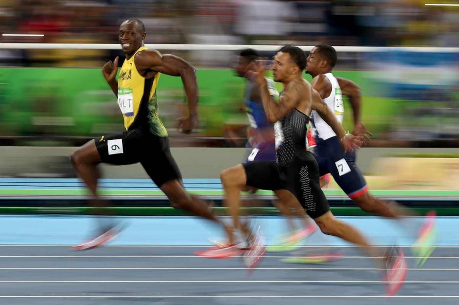Pese a que no fue su mejor tiempo, Bolt se llev&oacute; la medalla de oro. (Foto: EFE) 