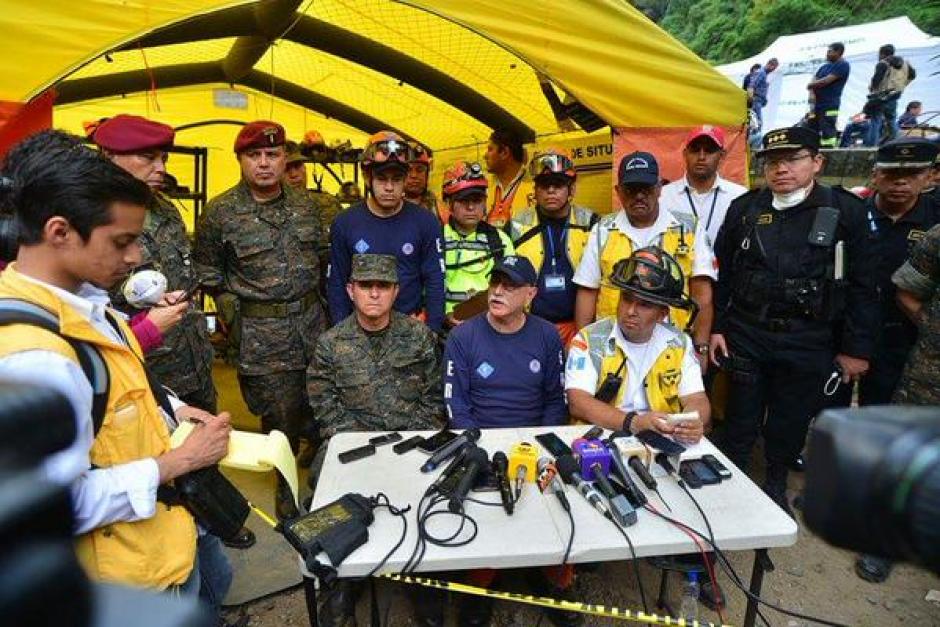 Continúan aumentando las cifras de fallecidos por el alud ocurrido en El Cambray II, Santa Catarina Pinula. (Foto: Juan Manuel Vega/Soy502)