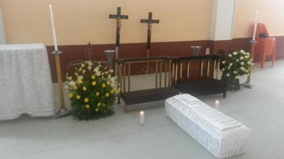 Los cadáveres que ya fueron identificados están siendo velados en una Bodega Municipal que se habilitó como capilla. (Foto: Juan Manuel Vega/Soy502)