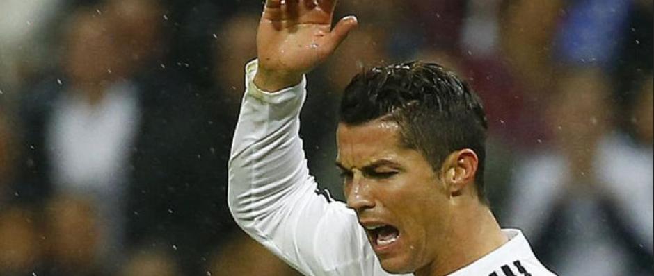 Cristiano Ronaldo no oculta su molestia contra el entrenador Rafa Benitez.