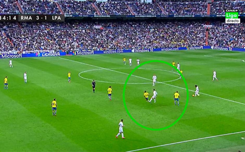 Cristiano Ronaldo fue captado metiendo una patada sin bal&oacute;n. (Foto: Captura de imagen)