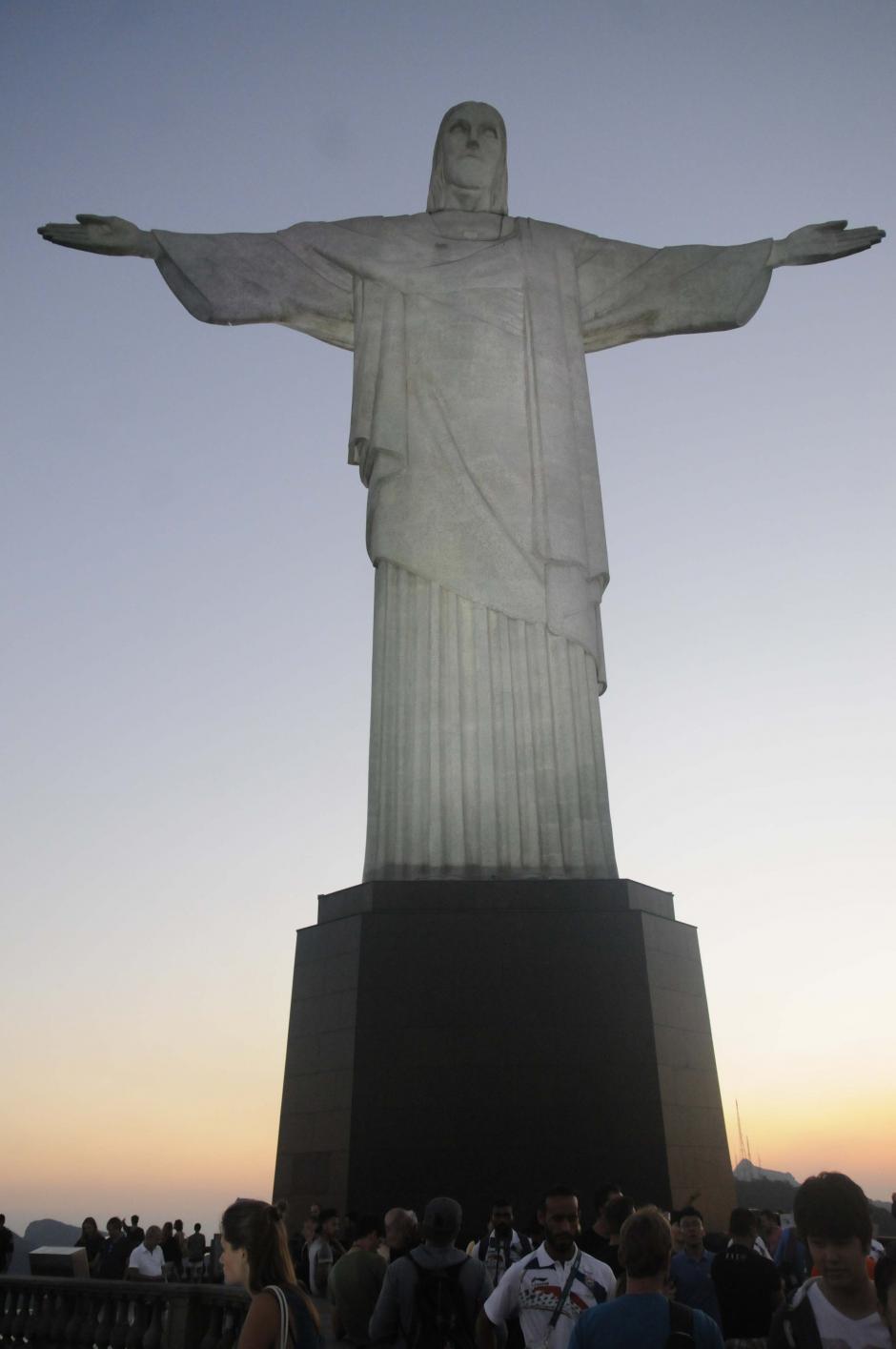 A Cuantos Metros De Altura Esta El Cristo Redentor