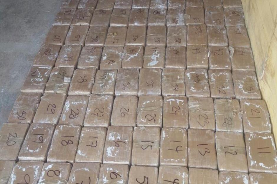 La Fiscal&iacute;a de la Narcoactividad del Ministerio P&uacute;blico (MP) incaut&oacute; al menos 418 kilos de coca&iacute;na en Cuilapa, Santa Rosa. (Foto: @MPguatemala)