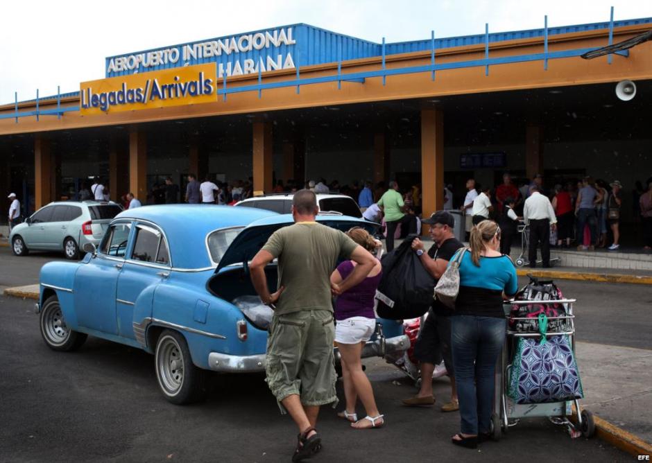 El Departamento del Tesoro de Estados Unidos anunció las enmiendas al programa de sanciones a Cuba, con las que busca suavizar las limitaciones al comercio y facilitar los viajes prometidos por el presidente Barack Obama. (Foto: EFE)&nbsp;