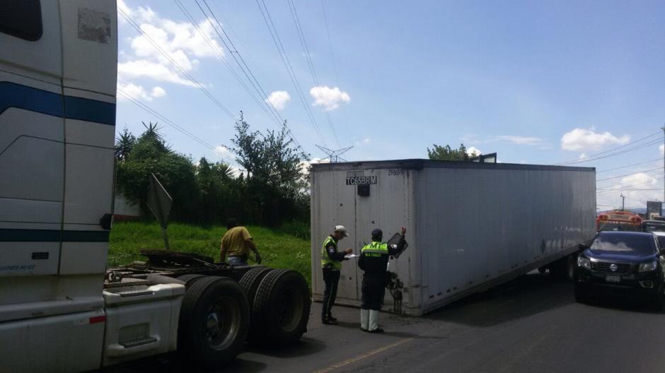 El incidente se present&oacute; en el kil&oacute;metro 14 hacia Villa Canales, pero fue retirado hace pocos minutos. (Foto: PMT Villa Canales)