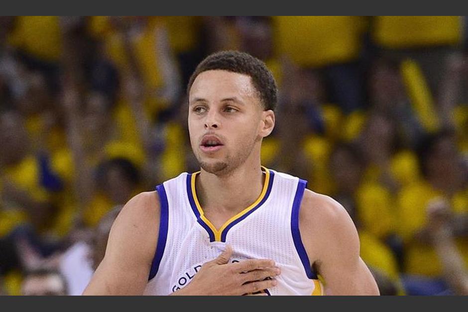 Curry podr&iacute;a estar ausente dos semanas en la NBA, su equipo, los Warriors est&aacute;n en playoffs. (Foto: NBA)