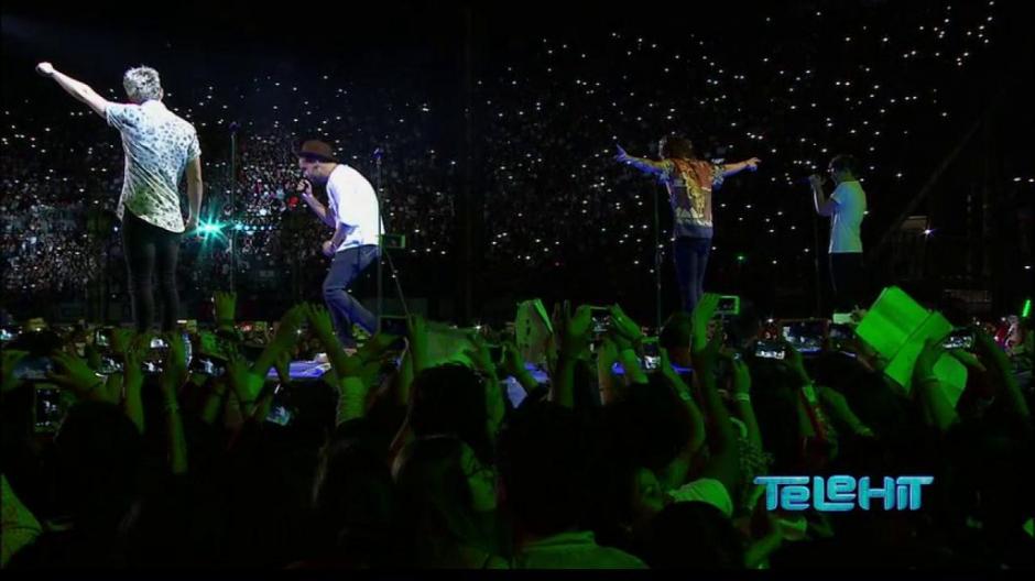 Los "directioners" iluminaron con su luz a la agrupaci&oacute;n brit&aacute;nica. &nbsp;(Foto: Telehit)&nbsp;