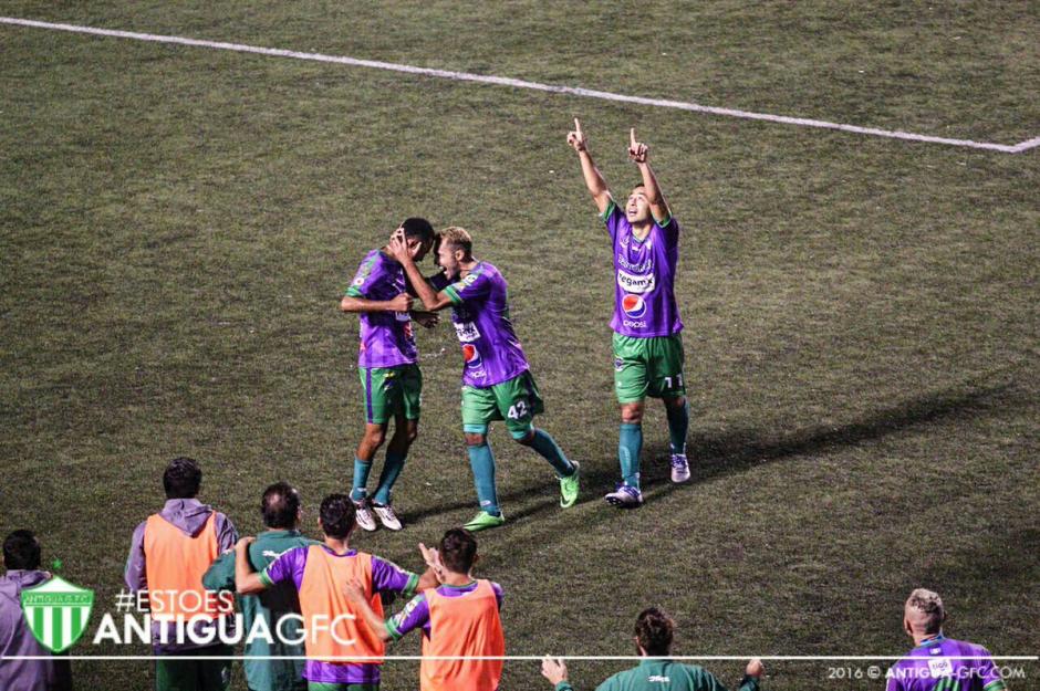 Enrique Miranda le dio el triunfo a la Antigua sobre Comunicaciones. (Foto: Facebook de Antigua GFC)