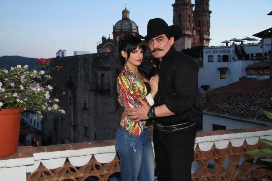 Jos&eacute; Manuel Figueroa igualito a Joan Sebastian en la caracterizaci&oacute;n de la serie homenaje al Rey del Jaripeo. (Foto: Televisa)