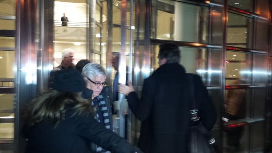 Héctor Trujillo, exintegrante del Comité Ejecutivo de la Federación Nacional de Fútbol y magistrado suplente de la Corte de Constitucionalidad, al momento de salir de la corte de Nueva York. (Foto: AFP)
