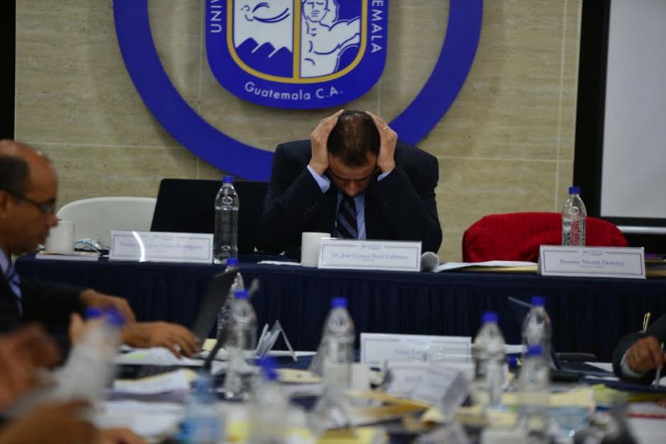 El presidente de la Postuladora, Cyrano Ruiz, mostr&oacute; su frustraci&oacute;n por la falta de consensos entre los comisionados para la integraci&oacute;n de la n&oacute;mina. (Foto: Wilder L&oacute;pez/Soy502)