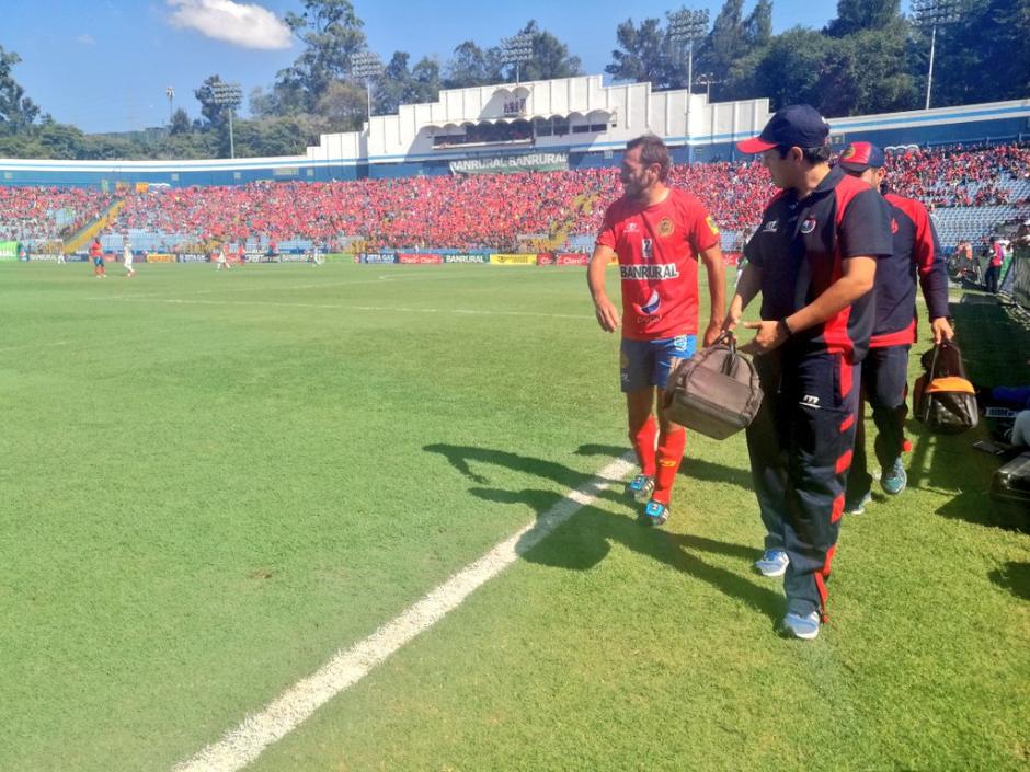 El uruguayo Gast&oacute;n Puerari sufre una lesi&oacute;n que lo alejar&aacute; de la alta competencia por las pr&oacute;ximas tres semanas. (Foto: Twitter)