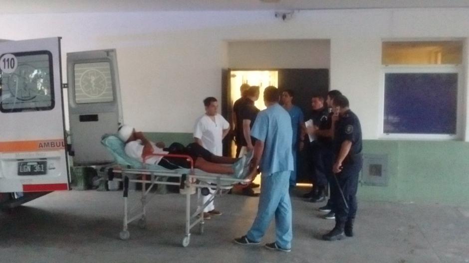 El jugador de Almagro fue trasladado al hospital. (Foto: Twitter)