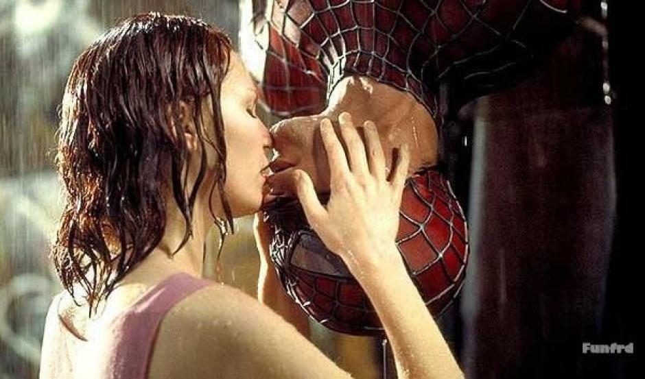 Los besos pueden significar muchas cosas y darse con distintas t&eacute;cnicas. (Imagen: pinterest.com)