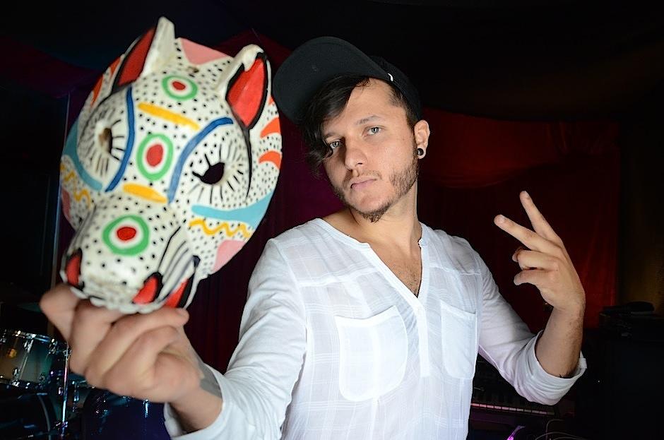 "El Suchi" revoluciona con música las marchas en contra de la corrupción, de la mano de sus sencillos "Renuncia ya" y "Ahora nos toca". (Foto: Selene Mejía/Soy502)&nbsp;