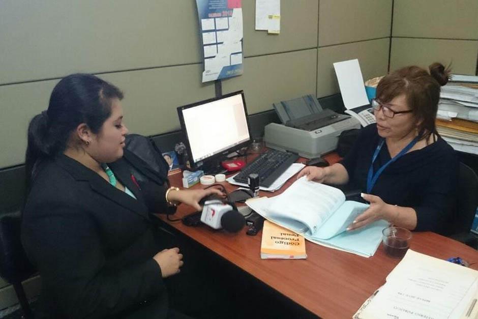 La periodista de Canal Antigua, Marysabel Aldana, denunci&oacute; este lunes a Mario David Garc&iacute;a, candidato a la presidencia del PP, por violencia psicol&oacute;gica contra la mujer y discriminaci&oacute;n. (Foto: Tv Azteca/Hechos Guatemala)