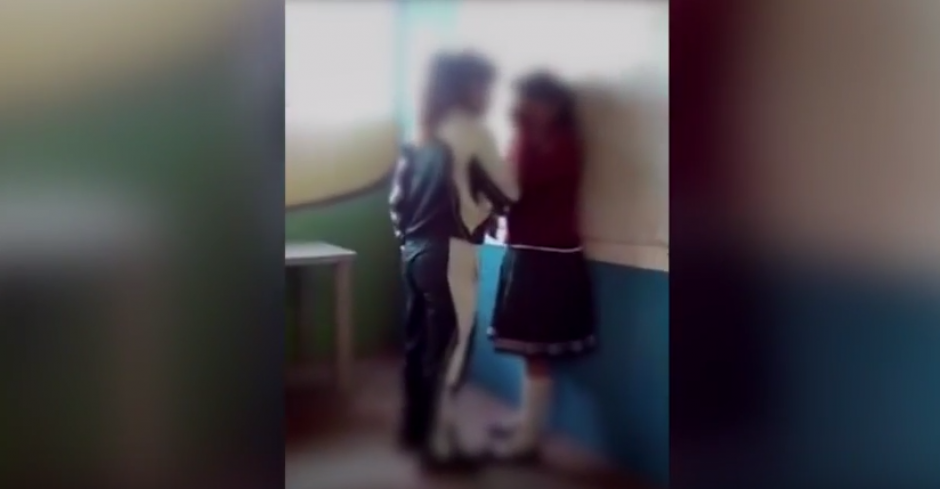 Captan en video el acoso escolar en una escuela de Alta Verapaz