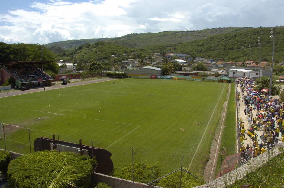 Panor&aacute;mica del estadio David Cord&oacute;n Hichos (capacidad de 1,700 aficionados). Aqu&iacute; se jugar&aacute; la final de ida del Apertura 2015. (Foto: Archivo Nuestro Diario)