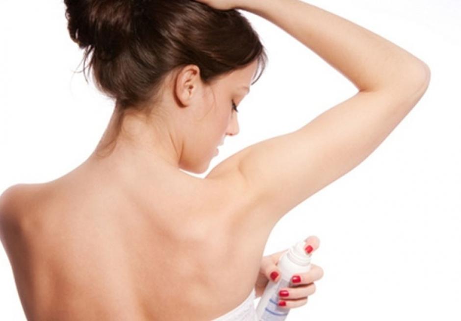 Un peque&ntilde;o cambio en la rutina de todas las ma&ntilde;anas puede mejorar la funci&oacute;n de tu desodorante. (Foto: MundoTKM)