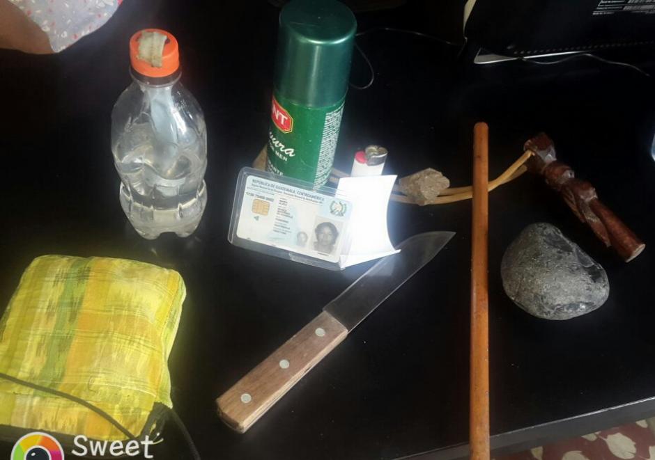 Las autoridades detuvieron en Santa Rosa a una mujer que amenazaba con lanzar una bomba. (Foto: PNC)