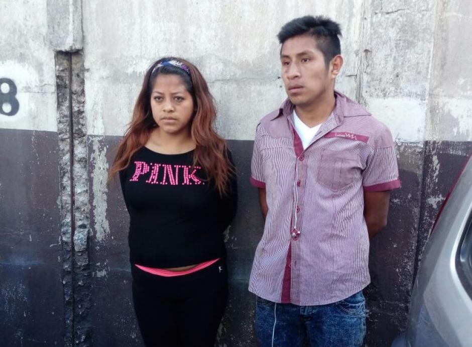 Dos supuestos delincuentes se salvaron de ser linchados por una turba en la zona 9 capitalina. (Foto: PNC)