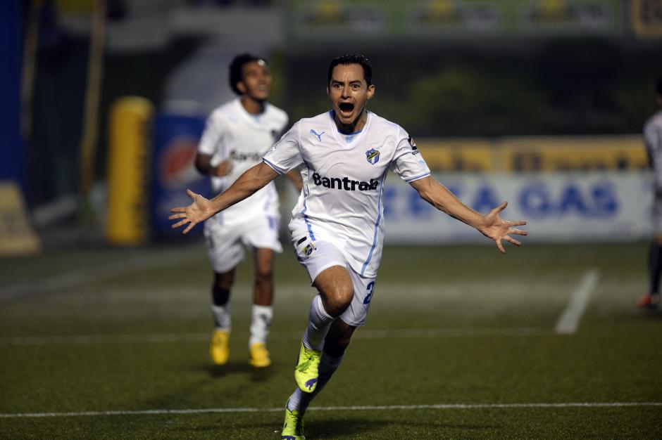 Carlos Figueroa intenta volver a su nivel, tras estar fuera por lesi&oacute;n varios meses. Ante Antigua hizo el gol crema. (Foto: Nuestro Diario)