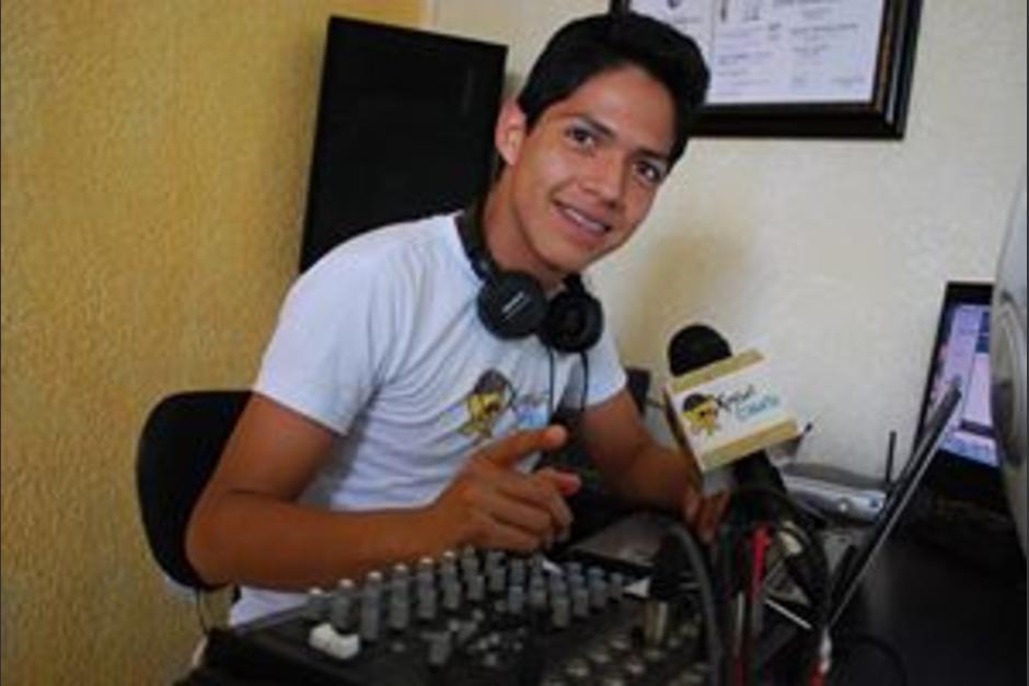 El joven Diego Alejandro Mart&iacute;nez Moreno trabaja en la radio y revista juvenil Xpresat Guate y gan&oacute; el concurso organizado por El Vaticano, con su spot radial.