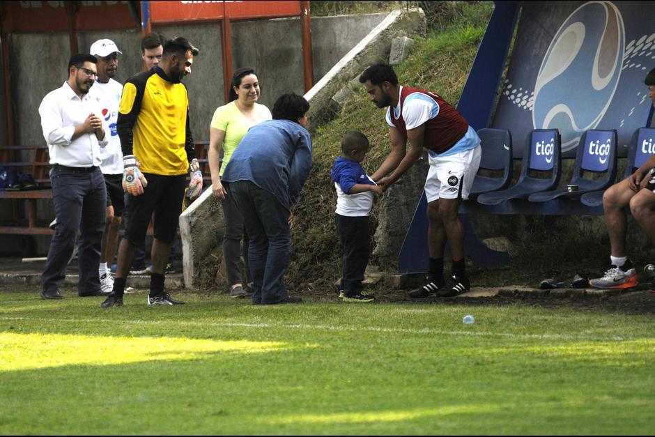 Uno de los sue&ntilde;os de Diego era conocer a los jugadores de la Selecci&oacute;n Nacional de F&uacute;tbol. (Foto: Archivo/Soy502)