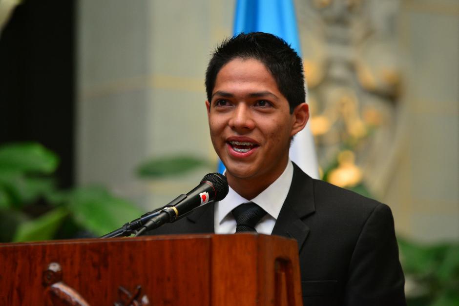 Diego Mart&iacute;nez, &nbsp;agradece el apoyo brindado en la campa&ntilde;a "Al Vaticano por Guate". (Foto: Wilder L&oacute;pez/Soy502)