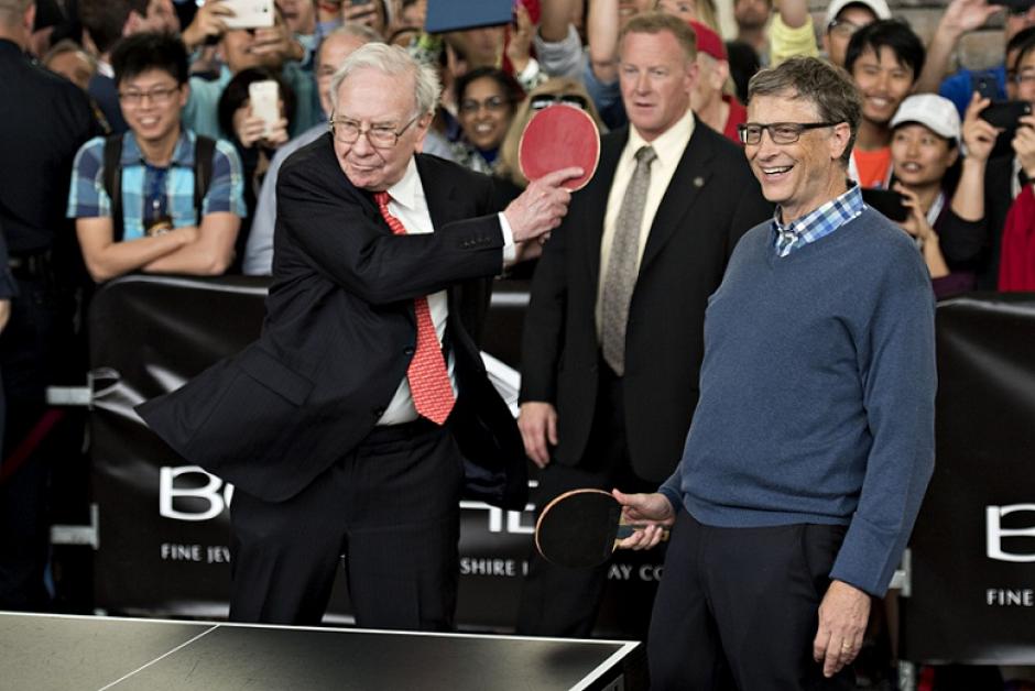 Warren Buffett y Bill Gates se encuentran en el listado de los famosos ocho millonarios. (Foto: dinero.com)