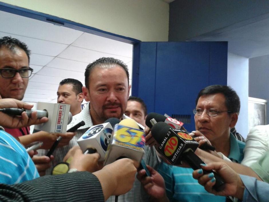 Diputado salvadore&ntilde;o Guillermo Gallegos aclara confusi&oacute;n sobre la supuesta captura del expresidente Francisco Flores. &nbsp;(Foto: Partido Gana)