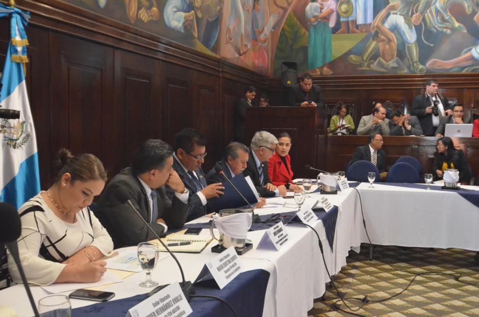 Solo 9 de los 37 diputados de FCN estuvieron en la reuni&oacute;n. (Foto: cortes&iacute;a de Jos&eacute; Castro)