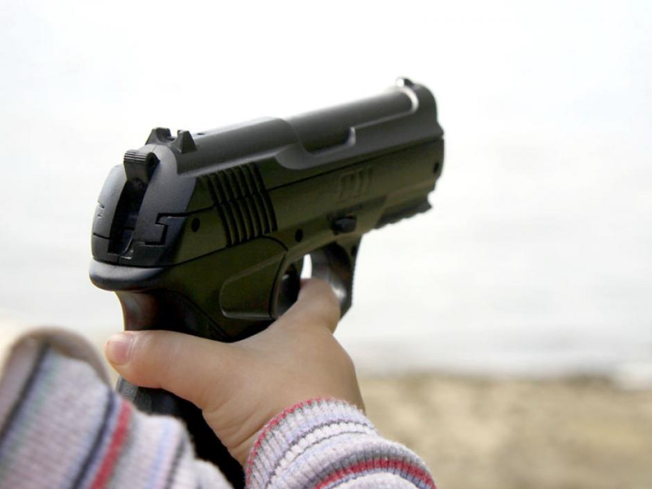 Niño de 2 años mata accidentalmente a su madre en EEUU