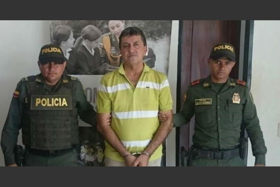 Los agentes policiales encontraron al maestro junto a una estudiante en una casa vac&iacute;a. (Foto: Seguimiento)